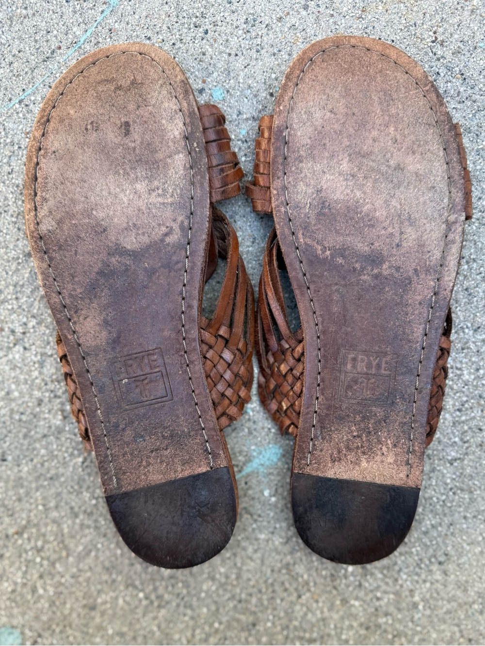 Frye Brown Leather Slip-on Strappy Sandals Leather JAYCE Huarache Brass Studs 7 - Picture 3 of 5